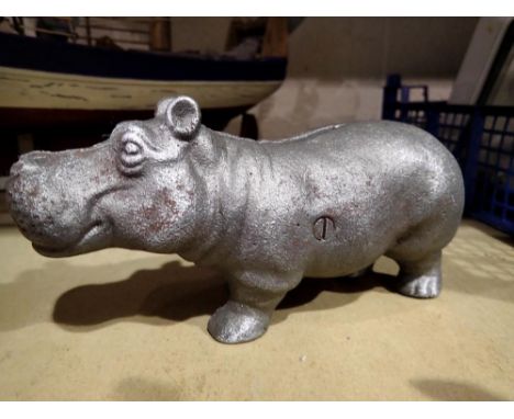 Cast iron hippo money box, H: 15 cm. UK P&amp;P Group 1 (£16+VAT for the first lot and £2+VAT for subsequent lots)