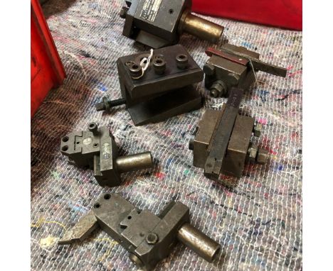 A QUANTITY OF LATHE CUTTING TOOLS, AND TOOL HOLDERS ETC. 