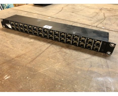 PATCH BOX PB-32 PATCH BAY 32 POINT