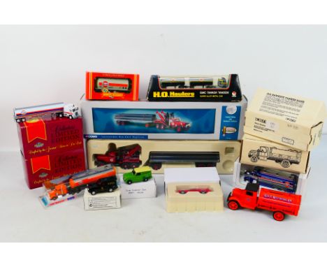 Corgi - Matchbox - Majorette - Shinsei - A group of models including an unopened Majorette Gulf tanker # 600, a Peterbilt 385