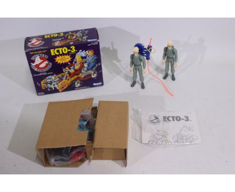 Kenner - A boxed Ghostbusters Ecto-3 Vehicle # 81050 and 2 x unboxed Egon figures. The model appears unused and Mint in a Ver