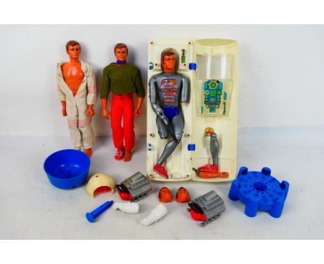 Denys Fisher - Kenner - An unboxed group of vintage Six Million Dollar Man figures and accessories. Lot includes two Steve Au