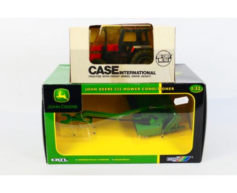 Ertl - Britains - Case - John Deer. Two boxed Agrecultural models appearing in VG condition in VG boxes. #265 Case Internatio