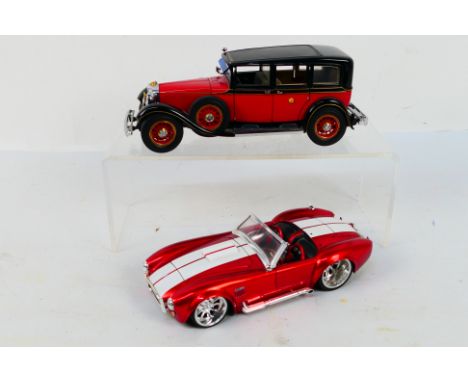 Franklin Mint, Jada Toys - 2 x die-cast model cars - Lot consists of a 1:24 1935 Mercedes-Benz 770K Grosser. A Jada Toys 1:24