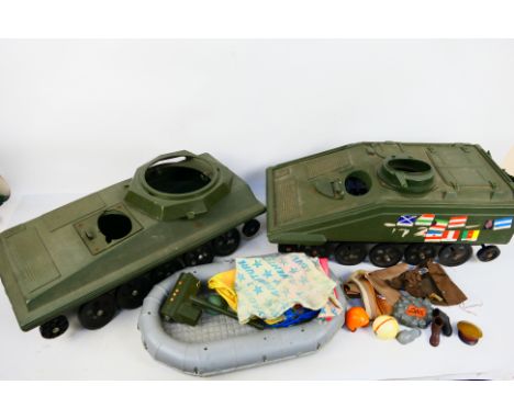 Palitoy - Hasbro - Cherilea - Other - Three unboxed Action Man vehicles and a small collection of Action Man accessories and 