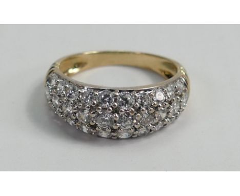 9ct gold and white stone ladies ring: Size K, 2.5g. 