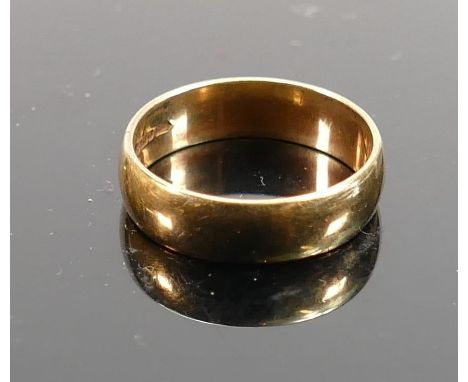 9ct gold wedding ring, size K, 2.7g: 