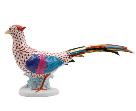 Herend Hungary patterned pheasant ceramic figure, with a hand-painted colorful tail. Size: 6 1/2 x 12 1/2 x 3 in.