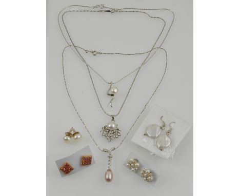 An unusual pink and white pearl necklace of graduated colour, having gilt metal clasp, together with various white metal and 