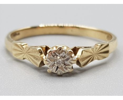 Ladies 9ct yellow gold diamond ring, size R½, 2.1g