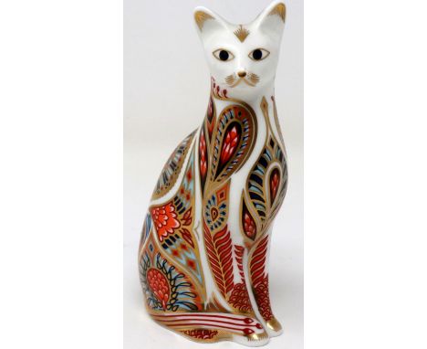 Royal Crown Derby Siamese cat paperweight, with gold stopper, H: 14 cm, no cracks or chips. P&amp;P Group 1 (£14+VAT for the 