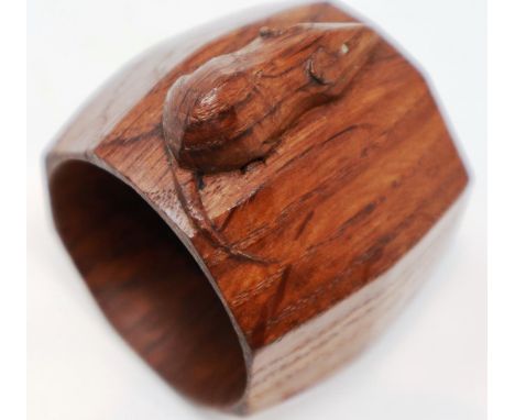 Robert Mouseman Thompson oak napkin ring, D: 50 mm. P&amp;P Group 1 (£14+VAT for the first lot and £1+VAT for subsequent lots