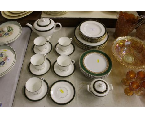 A quantity of Royal Worcester tea and dinnerware and Royal Worcester Mosaic side plates