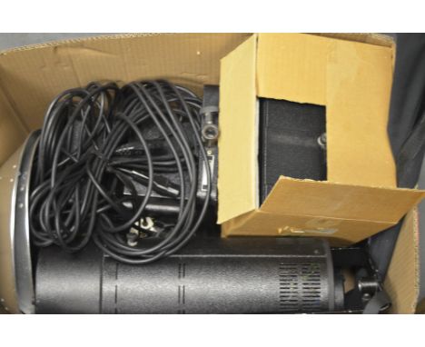 Bowens Monolite Heads, Monolite 800E, Monogold and Mono spot lamp (untested) with power cables, two softbox holders and a hon