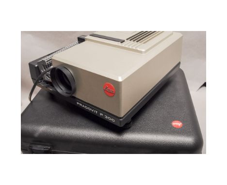 A Leica Pradovit P300 Slide Projector,  with Colorplan-P2 lens In manufacturer's plastic carry case