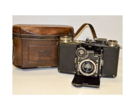 Zeiss Ikon Super Nettel Rangefinder Camera, body no 93635, with a Zeiss Tessar 5cm f/3.5 lens in original manufacturer's leat