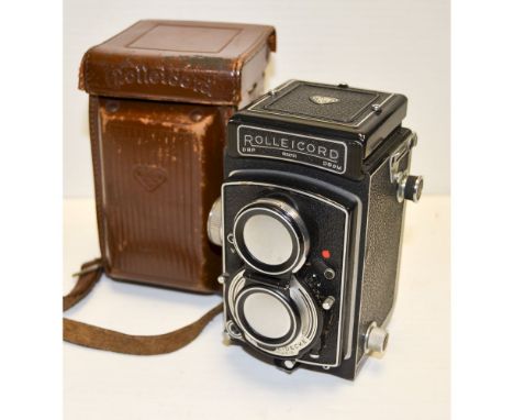 Rolleicord Va TLR Camera, no 1532751 with a Xenar 75mm f/3.5 lens in manufacturer's leather case 