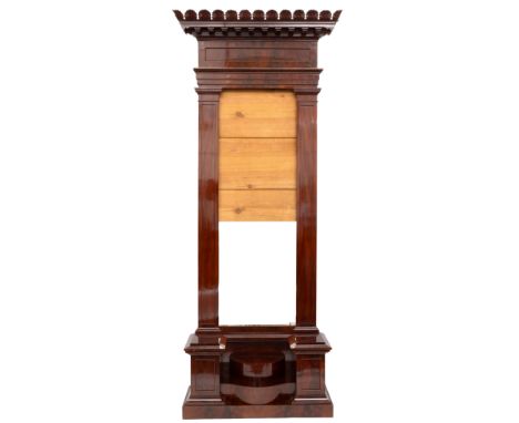 Duitsland, mahoniehouten spiegel met console, circa 1830; Uitgevoerd met decoratie van palmetten en bloklijst. (Spiegel uit t