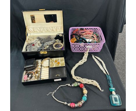 Large selection of vintage and later costume jewellery 