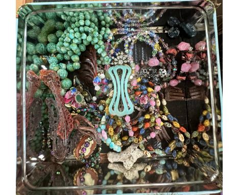 Box of vintage costume jewellery 