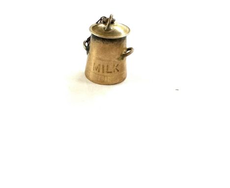 Vintage 9ct gold charm milk churn weighs approx 1.8 gm 