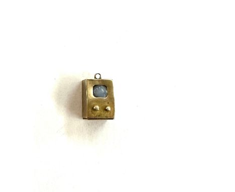 Vintage 9ct gold charm television weighs approx 2.4 gm 