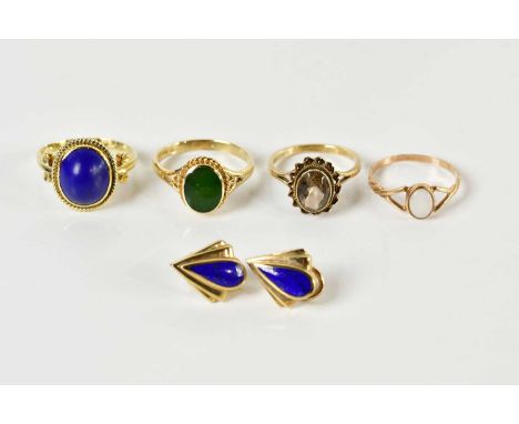 A pair of 9ct yellow gold and lapis lazuli Art Deco style ear clips, and similar ring (ring unmarked), size Q, 9ct dress ring