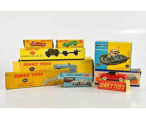 DINKY TOYS; a collection of diecast vehicles and models including 994 Loading Ramp, 697 25-Pounder Field Gun set, a Corgi Toy
