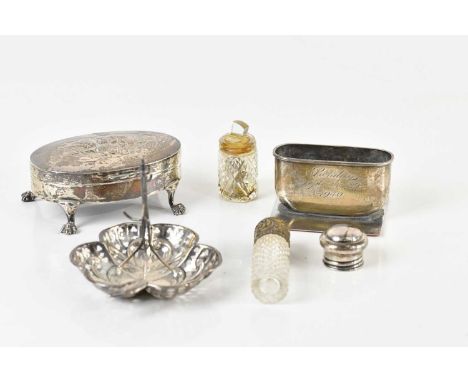 WILLIAM COMYNS &amp; SONS; an Edward VII hallmarked silver lined trinket box with embossed Reynolds' Angels, London 1902, wit
