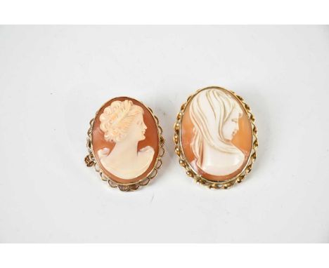 Two 9ct yellow gold mounted cameo style brooches, with portrait side views of maidens, largest length approx 4cm (2).
