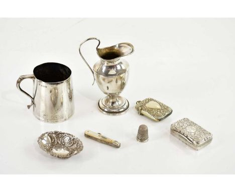 J B CHATTERLEY; a George VI hallmarked silver mug, Birmingham 1943, with a hallmarked silver cream jug, vesta case, snuff box