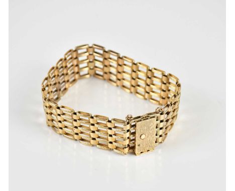 A 9ct yellow gold gate link bracelet, approx 21.8g.