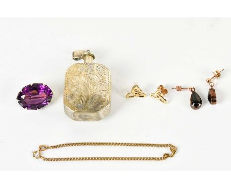 A 9ct yellow gold bracelet, a pair of 9ct yellow gold ear studs, combined approx 3g, a further pair of earrings, a Charles Ho