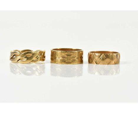 Three 9ct yellow gold wedding bands, size R, O and Q, combined approx 14g (3).