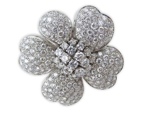 Approx. 13.0 Carat Round Brilliant Cut Diamond and 18 Karat White Gold Flower Ring. Diamonds E-F color, VS1-VS2 clarity. Very