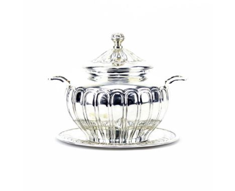 Vintage Colombian Florentina 900 Silver Tureen With Underplate. Signed 900 Florentina. Minor dings or in good condition. Meas