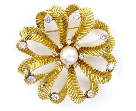 Vintage Approx. 1.0 Carat Round Brilliant Cut Diamond, Pearl and 14 Karat Yellow Gold Pendant/Brooch. Diamonds G-H color, VS1