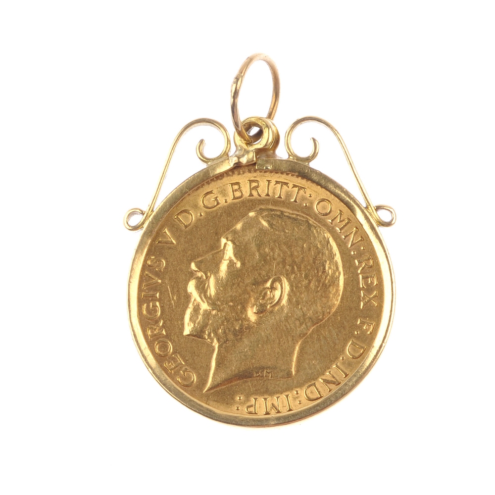 A half-sovereign pendant. The half-sovereign, dated 1914, to the ...