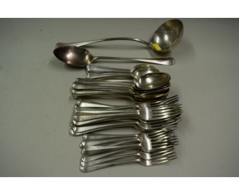 A set of silver Hanoverian pattern cutlery, by Goldsmiths & Silversmiths Co Ltd, London 1915/16, comprising; a soup ladle; a 