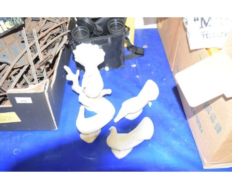 A group of three Nao model doves and one other (4)
