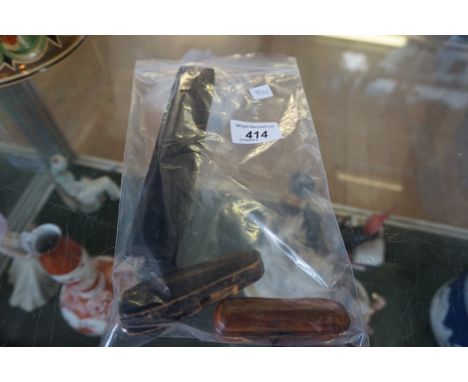 A vintage gentlemans cut throat razor, Chester hallmarked silver mounted cheroot holder, and a further cheroot holder with ye