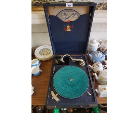 A vintage Resselbell portable gramophone.