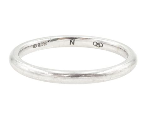 Links of London 18ct white gold wedding band, hallmarkedCondition Report:Approx 2.65gm, size M-N, depth = 2.1mm, some light s