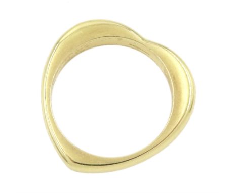 Links of London 18ct yellow gold heart ring, Edinburgh 2011Condition Report:Approx 7.35gm, size P, max depth = 3.9mm, a few s