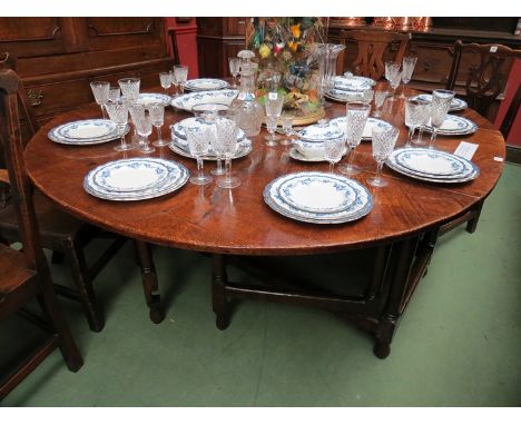 An early 18th Century oak oval gate-leg dining table. Approximately 185.5 x 163cm ( 5'4" x 6'1") extended.