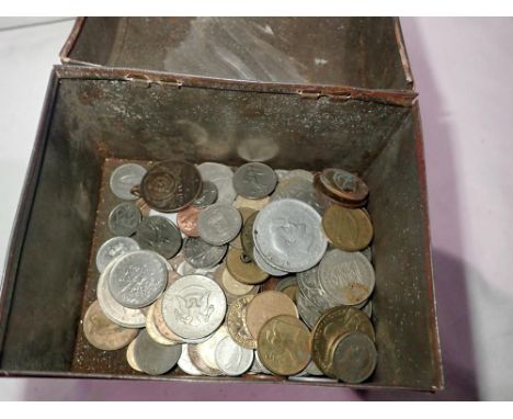 Metal casket containing world coins. UK P&amp;P Group 2 (£20+VAT for the first lot and £4+VAT for subsequent lots) 