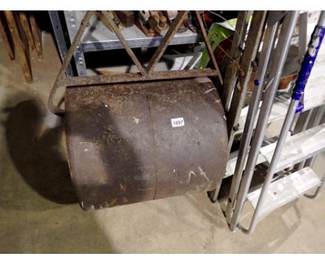 Vintage iron Crete garden roll. Not available for in-house P&amp;P 