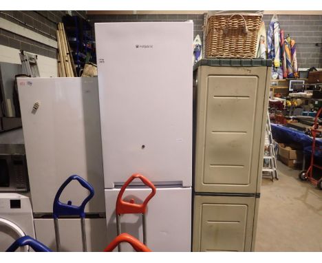 Hotpoint fridge freezer, H: 200 cm. All electrical items in this lot have been PAT tested for safety and have passed. This do