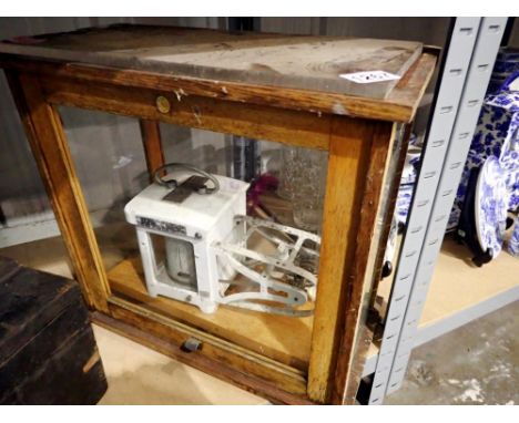 Weather station including a barograph. Not available for in-house P&amp;P 