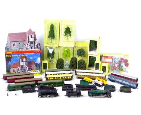 A collection of Hornby&nbsp;OO gauge railway models, including four locomotives, 2-10-0 Evening Star 92220, 0-6-0 Jinty class